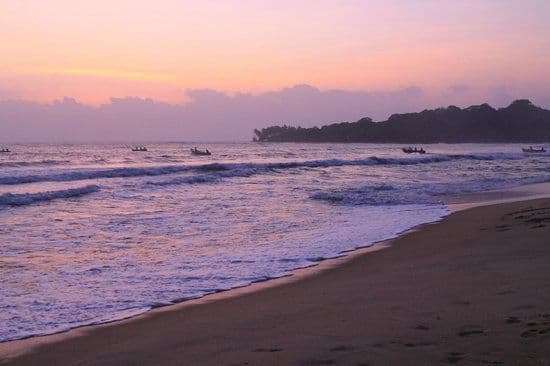 Arugam Bay Main Point: The Surfer’s Right Hand