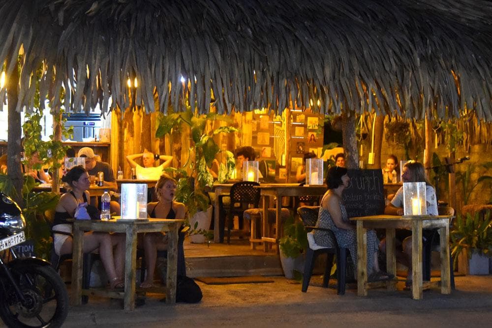 Authentic Sri Lankan Flavors: Where to Find the Best Rice & Curry